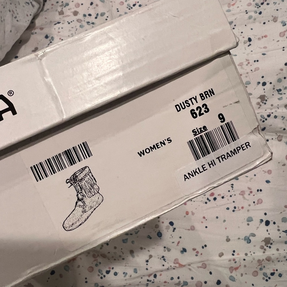 Minnetonka Tramper Ankle Boots